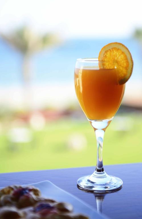 Resort Sur Beach Holiday Hotel 3*