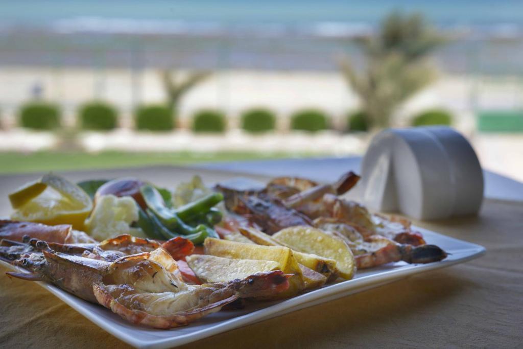 Hotel Resort Sur Beach Holiday 3*