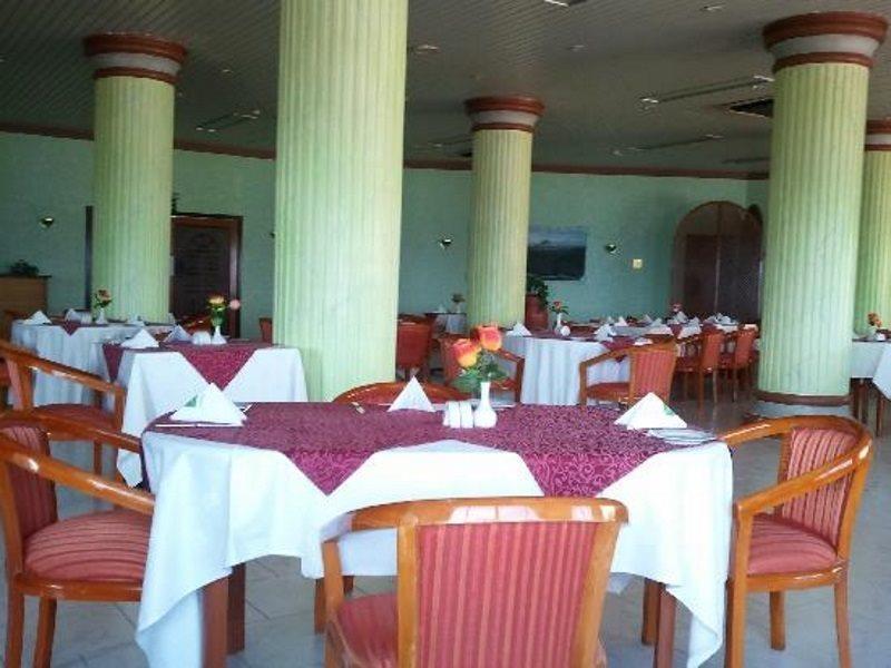 Resort Sur Beach Holiday